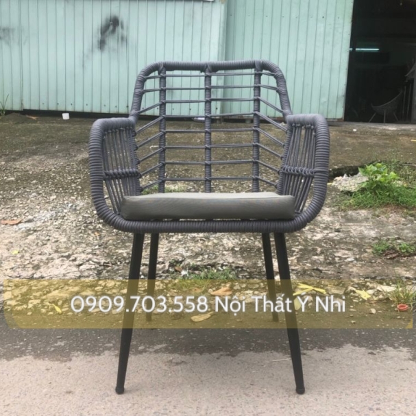 Bộ bàn ghế cafe chân sắt đan nhựa giả mây