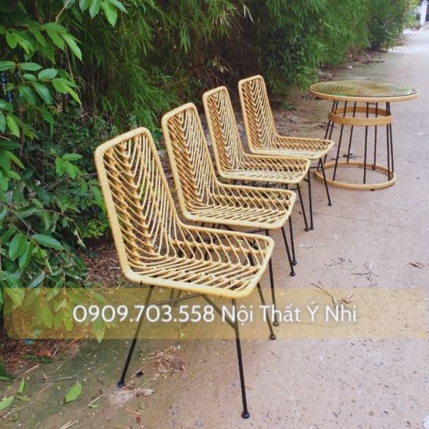 Bộ bàn ghế đan nhựa giả mây chân sắt
