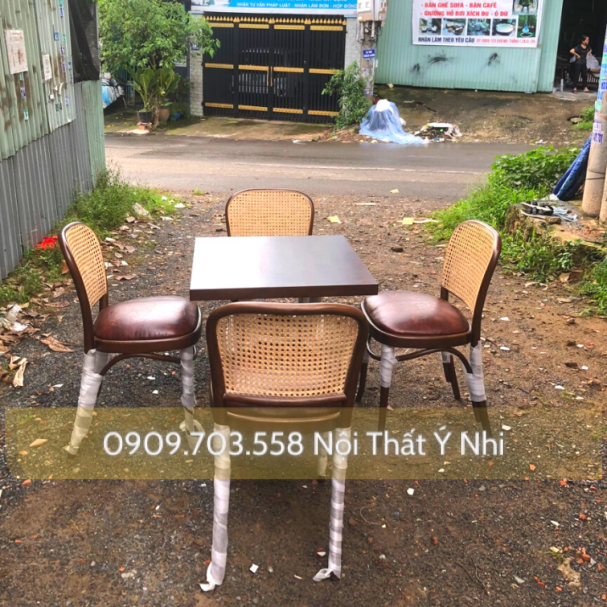 Bộ bàn ghế Thonet811 đan mây
