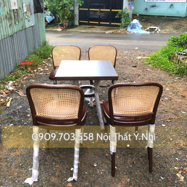 Bộ bàn ghế Thonet811 đan mây
