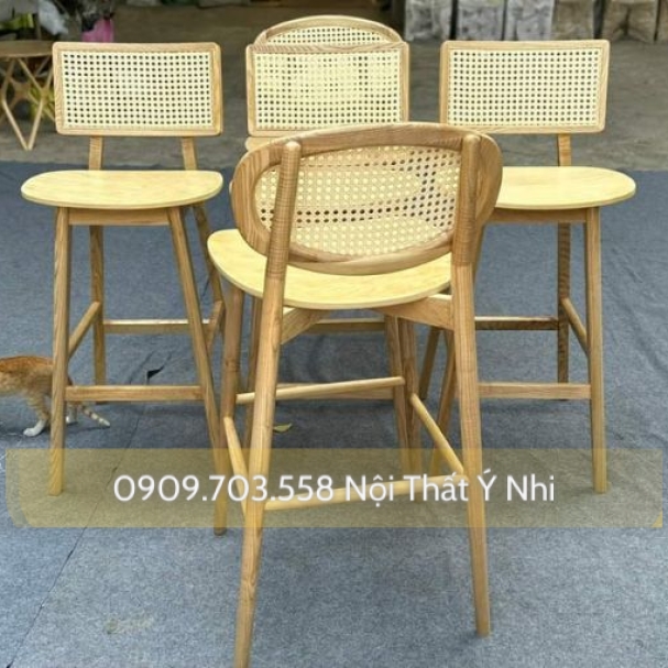 Ghế gỗ quầy bar lưng tựa đan mây mắt cáo