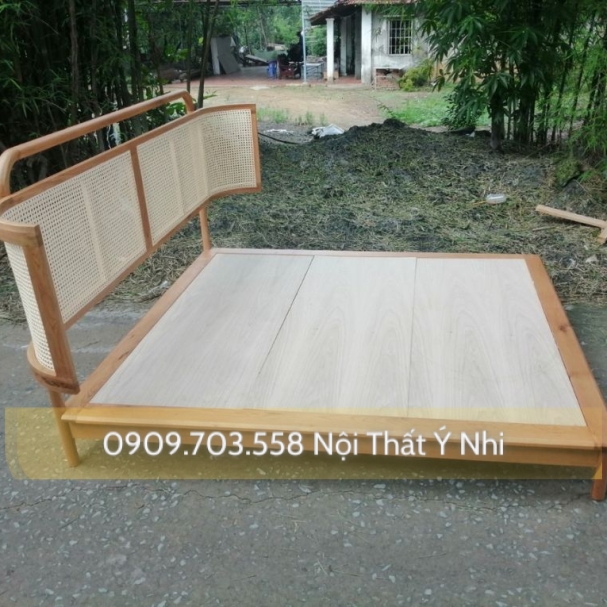 Giường gỗ sồi đan mắt cáo nhựa giả mây